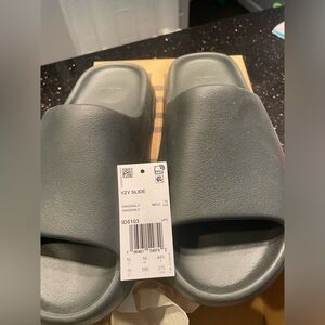 Size 10, new in box Yeezy slides